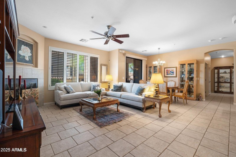 7445 E Eagle Crest 1143