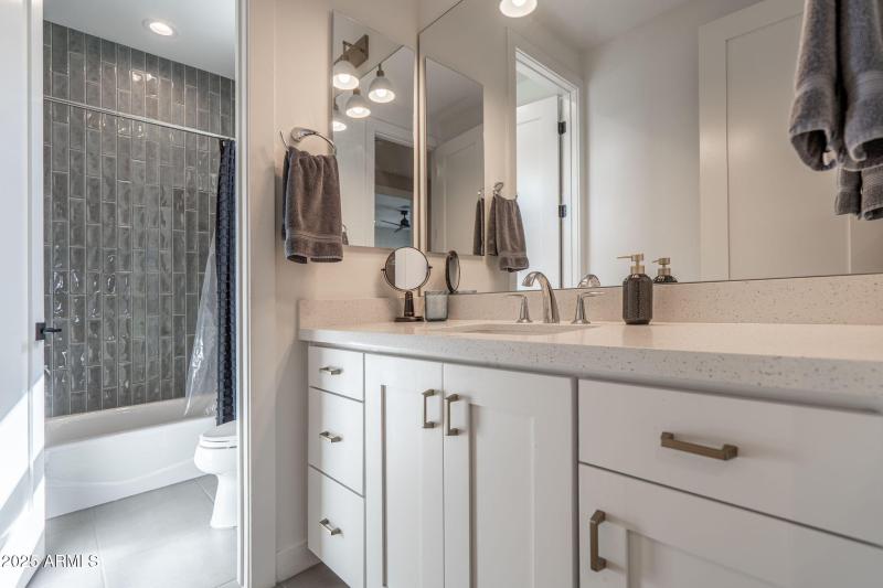 Guest Full Bath