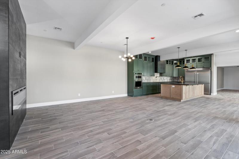 08-Living to Kitchen