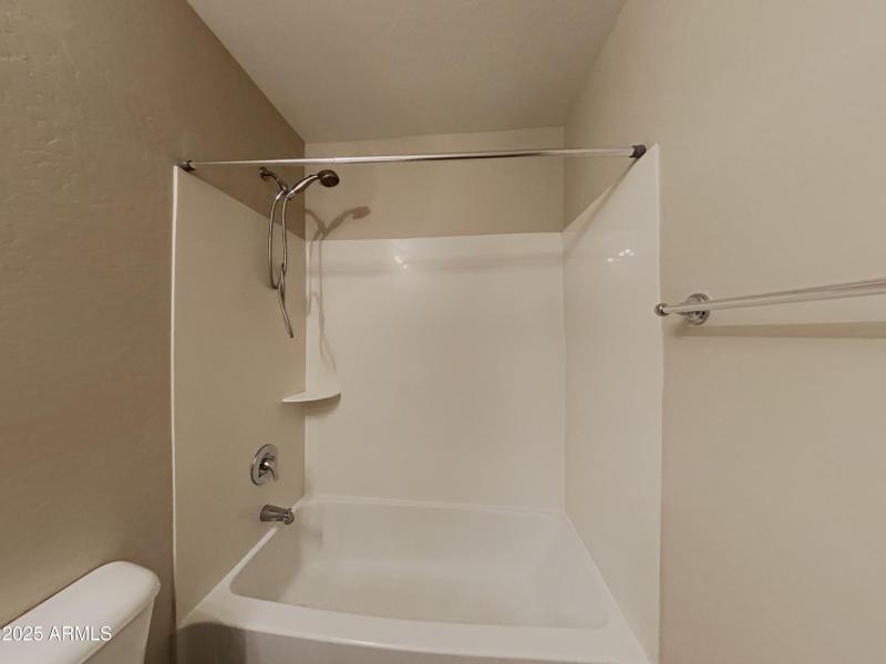 1006023.1410 E Baker Drive_15