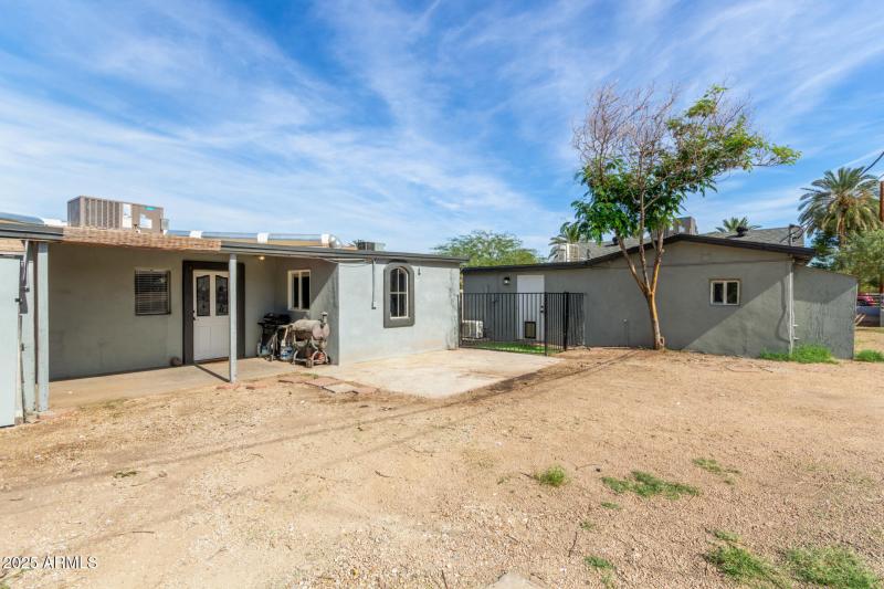 Guest House behind Main- 9th St