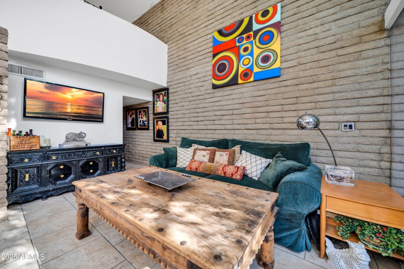 1711 E Missouri Ave-9