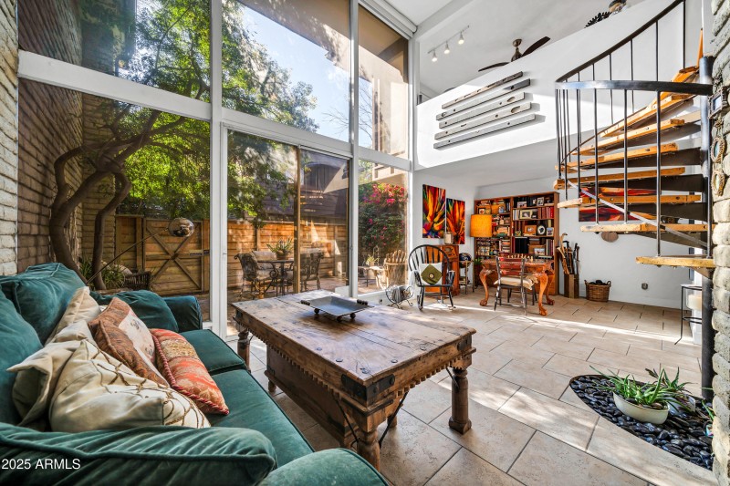 1711 E Missouri Ave-10