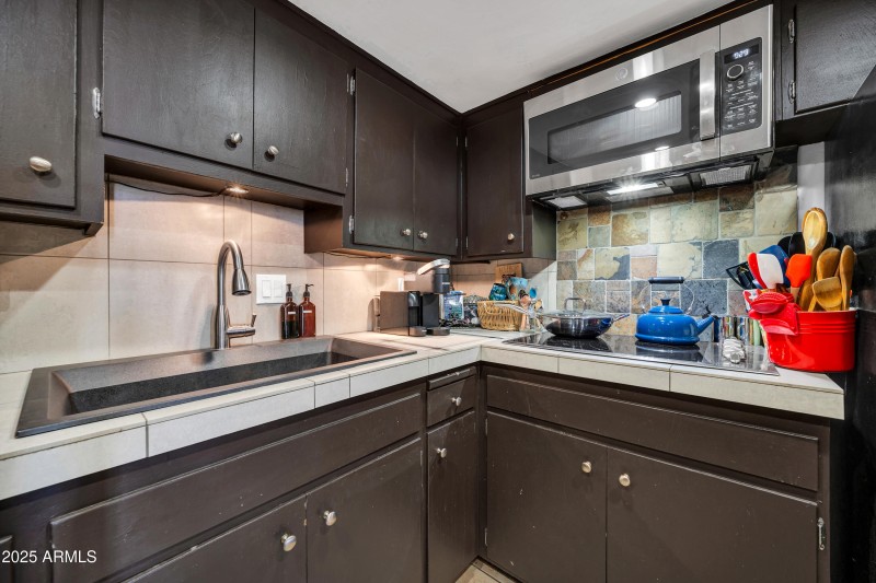 1711 E Missouri Ave-19