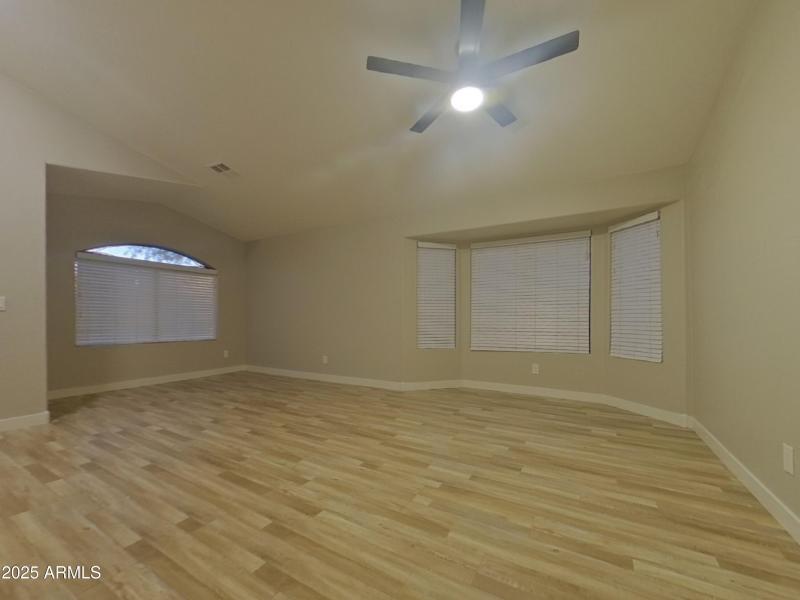 2_pc_OdAWwjJetN_SRESXPs526_layout_1