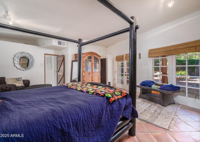 Listings_3121_N_27thSt_Images-51