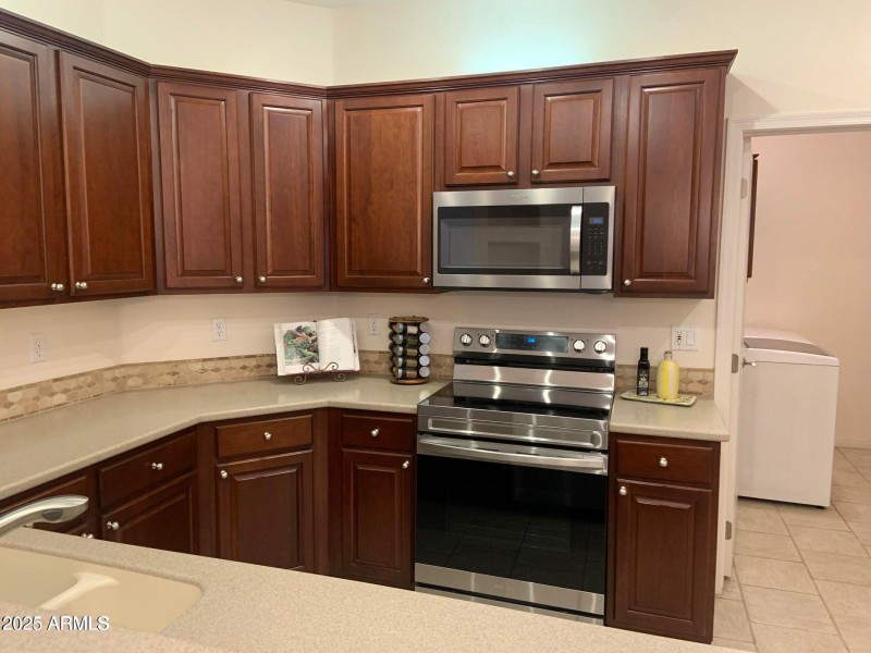 7445 E Eagle Crest 1143