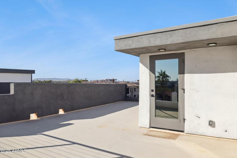 Private Rooftop Deck