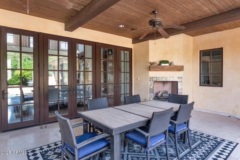 6032 E Lincoln Dr-large-011-020-TOD0353-