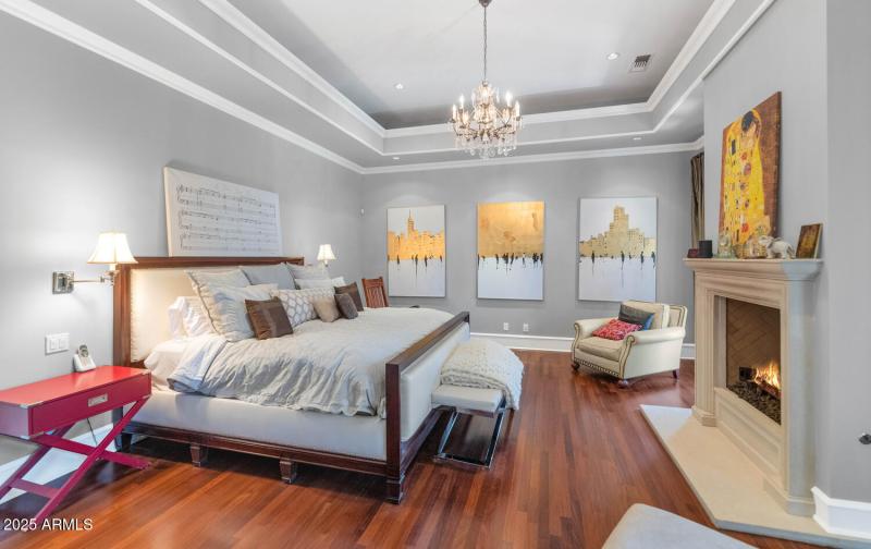 6032 E Lincoln Dr-large-020-026-TOD0393-