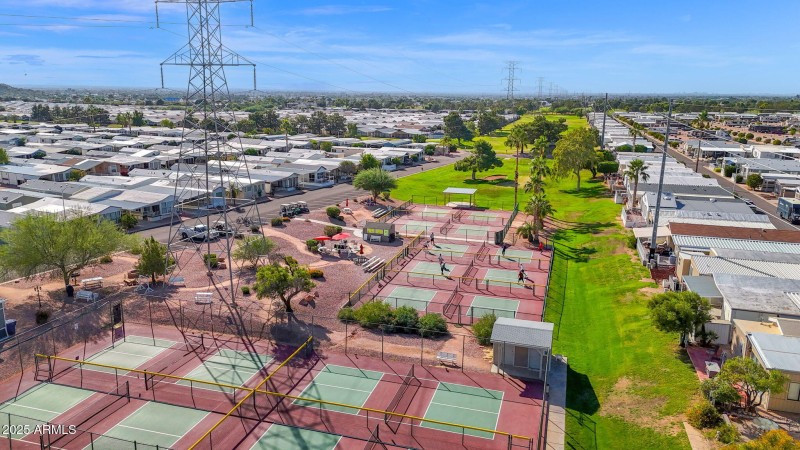 8700 University - Aerial Community11