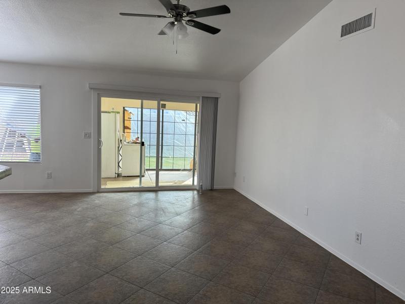 79D39E17-F6B4-4B12-9433-F83184E4AE4B