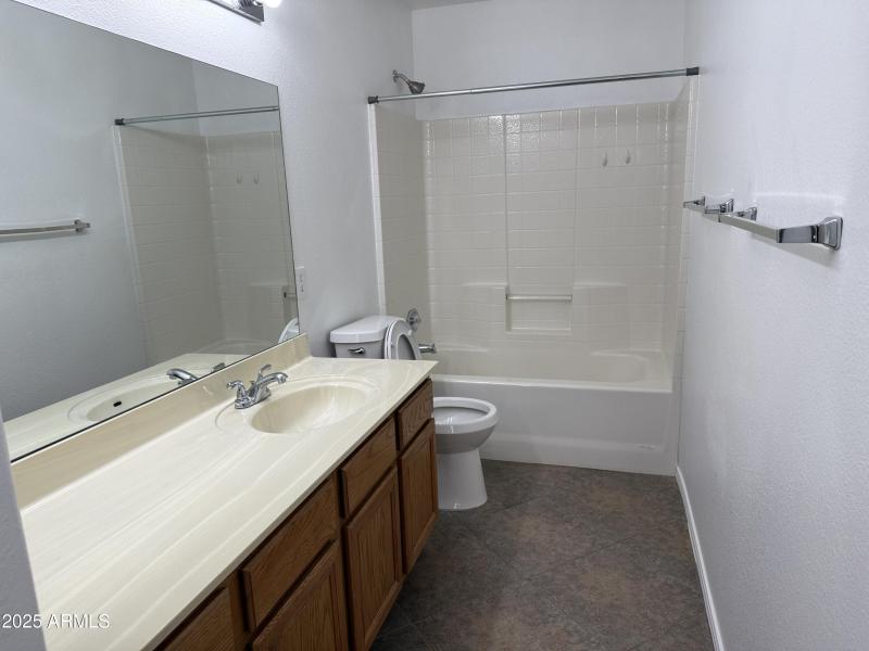 6E63F90D-B45E-4B69-9147-9B4B1B705478