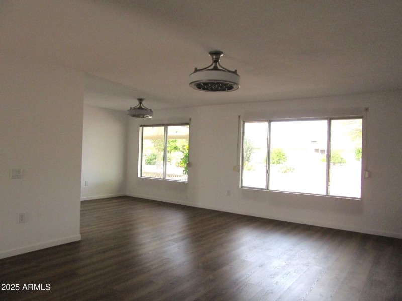 Lots of Entertaining room