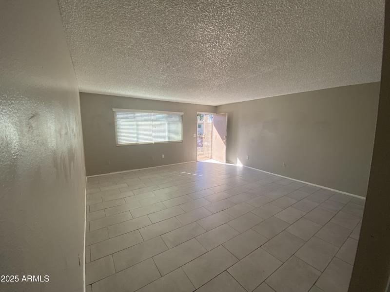 20251028_202455541_iOS