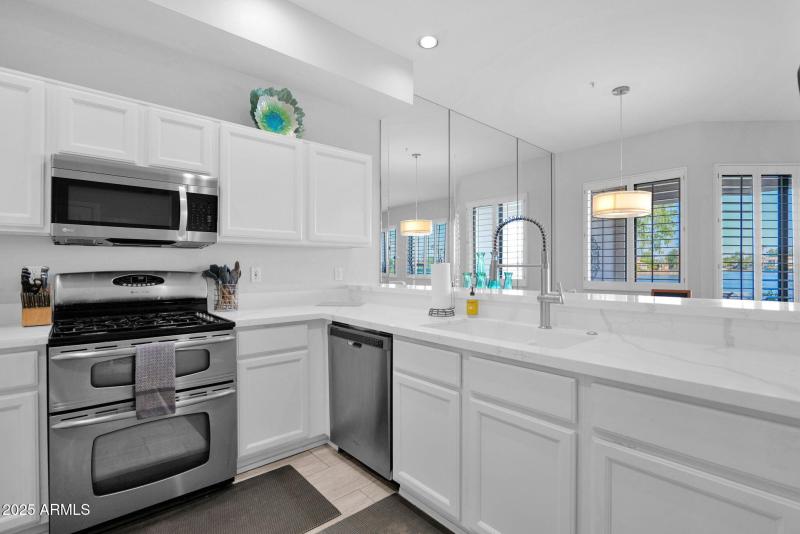 New Quartz Counters Gas Cooking