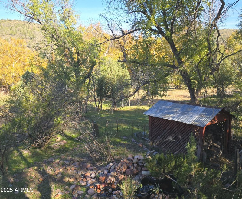 Aut Firewood Shed & Upstream along Gordo