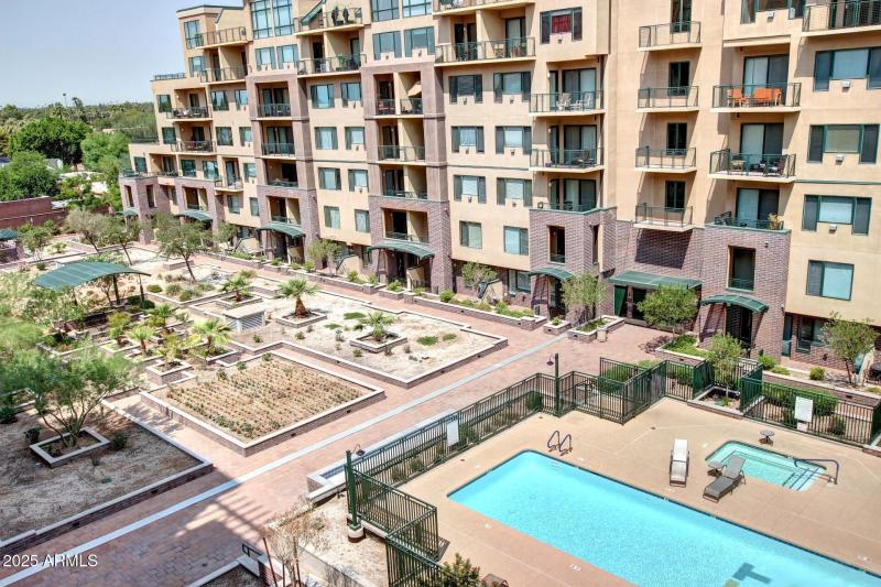 0034-Tapestry on Central (9)