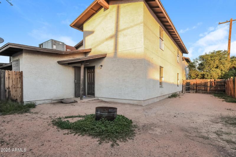 16-photo-Rear-View-e9b5e5a3-1eb8-4950-8e