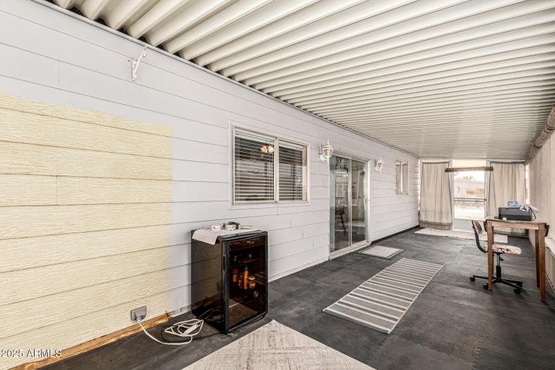 AZRm-wine fridge does NOT convey