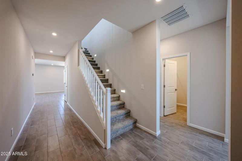 04_Surprise-Arizona_2-story_home-for-sal