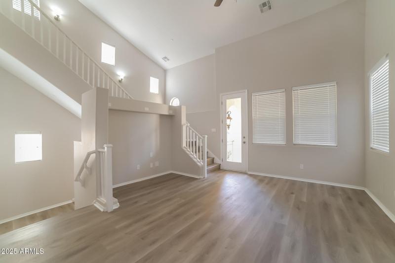 004-photo-living-room-11283631