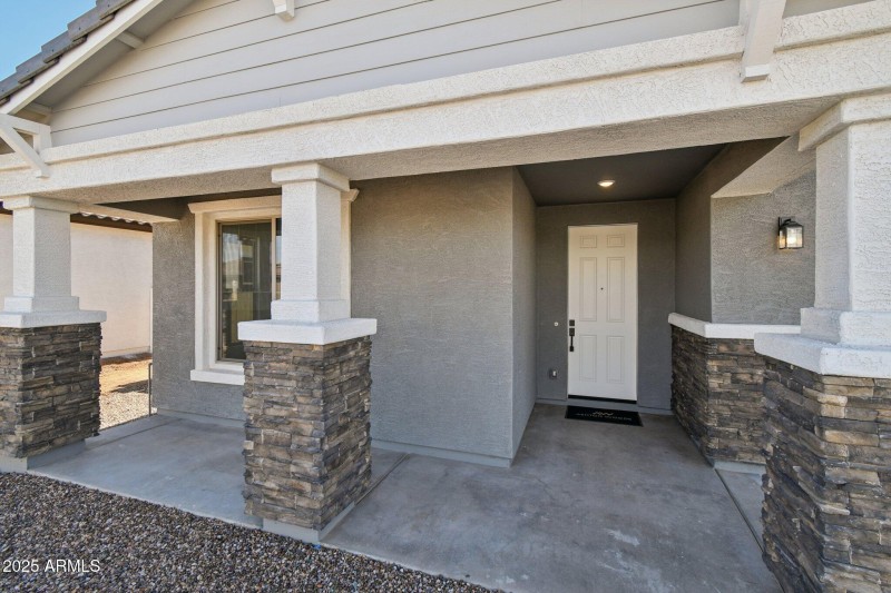 4-web-or-mls-E Saddle Way-S0111-004