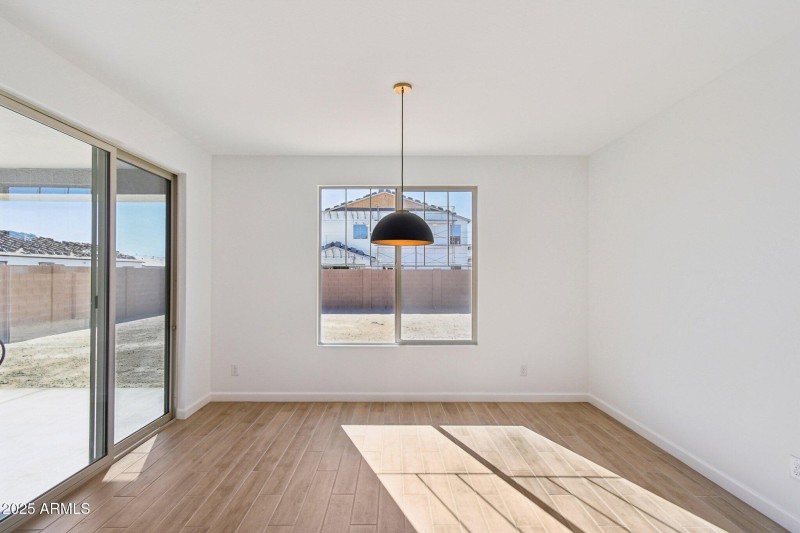 12-web-or-mls-E Saddle Way-S0111-010