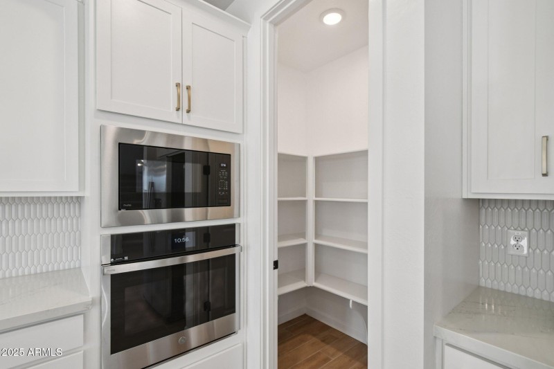 16-web-or-mls-E Saddle Way-S0111-014