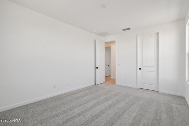 31-web-or-mls-E Saddle Way-S0111-029