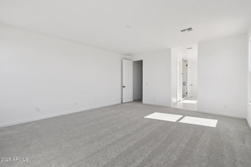 41-web-or-mls-E Saddle Way-S0111-035