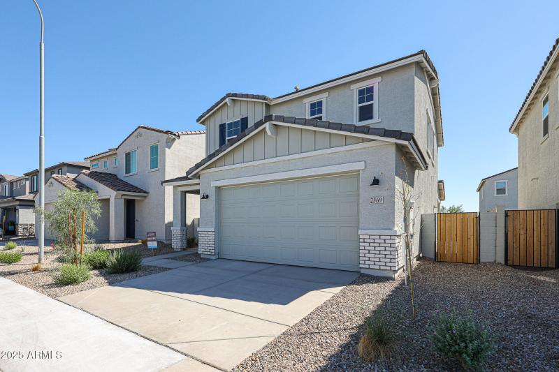 01_Home-for-Sale-Apache-Junction_Radiant