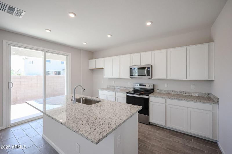 09_Home-for-Sale-Apache-Junction_Radiant