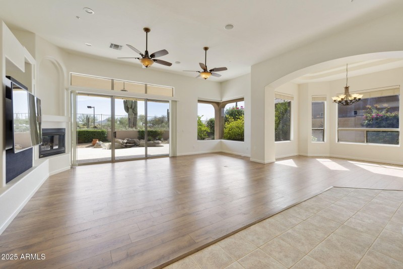 GREATROOM/ LIVINGROOM/DININGROOM