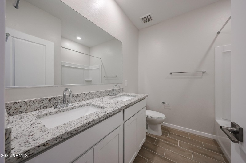 07-Century-Communities_Lakes-at-Rancho-E