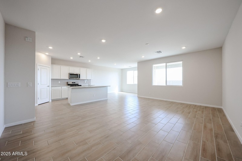 19-Century-Communities_Lakes-at-Rancho-E