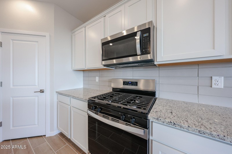 24-Century-Communities_Lakes-at-Rancho-E