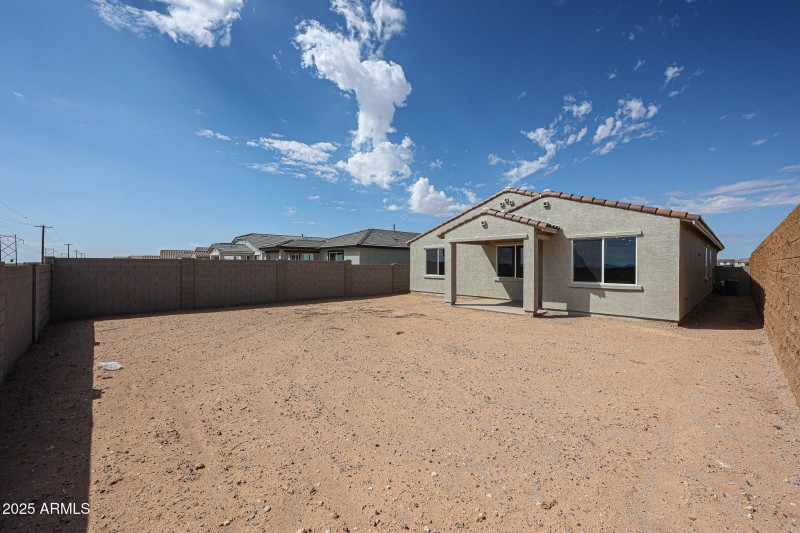 40-Century-Communities_Lakes-at-Rancho-E