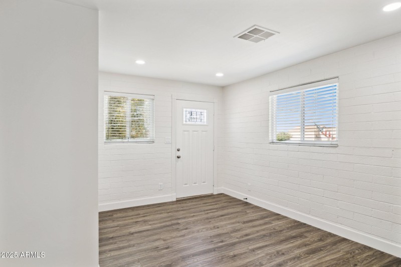 4-web-or-mls-1542-e-turquoise-ave-1