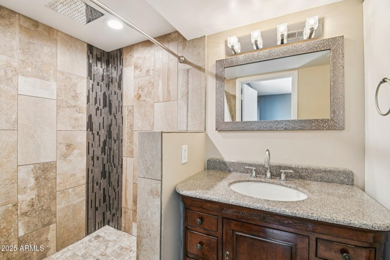 22-web-or-mls-N 62nd Ave-S0411-022