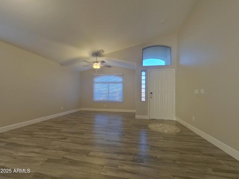 1_pc_r7UTVfy0OH_5gj83KKcI2_layout_1