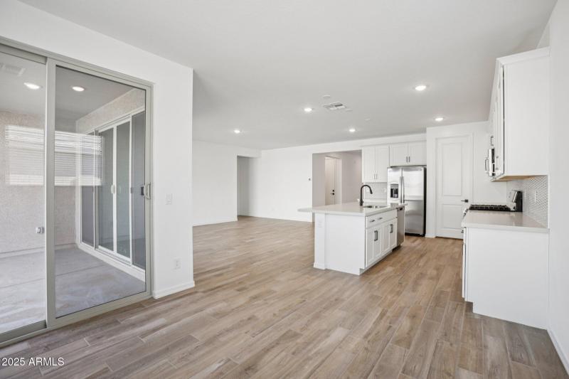 8-web-or-mls-W Hopi Trail-S0111-008