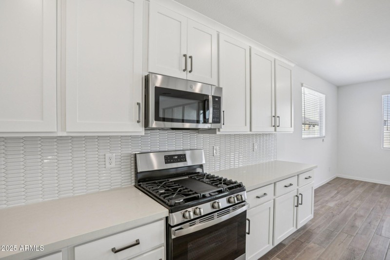 13-web-or-mls-W Hopi Trail-S0111-013