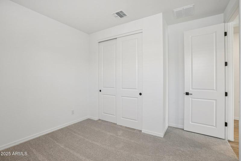 17-web-or-mls-W Hopi Trail-S0111-017