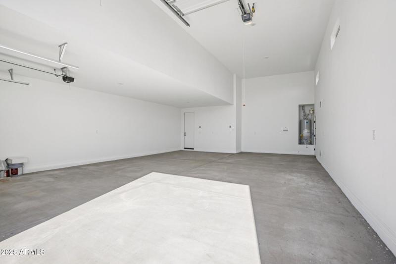 32-web-or-mls-W Hopi Trail-S0111-032