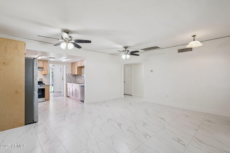 56-web-or-mls-2636-n-dayton-st