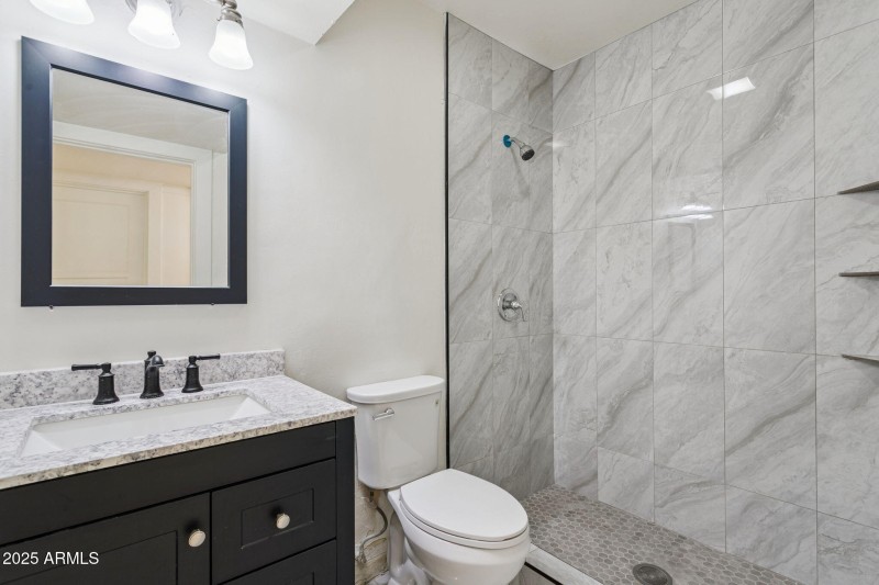 64-web-or-mls-2636-n-dayton-st