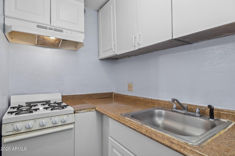 31-web-or-mls-2636-n-dayton-st