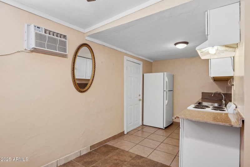 32-web-or-mls-2636-n-dayton-st