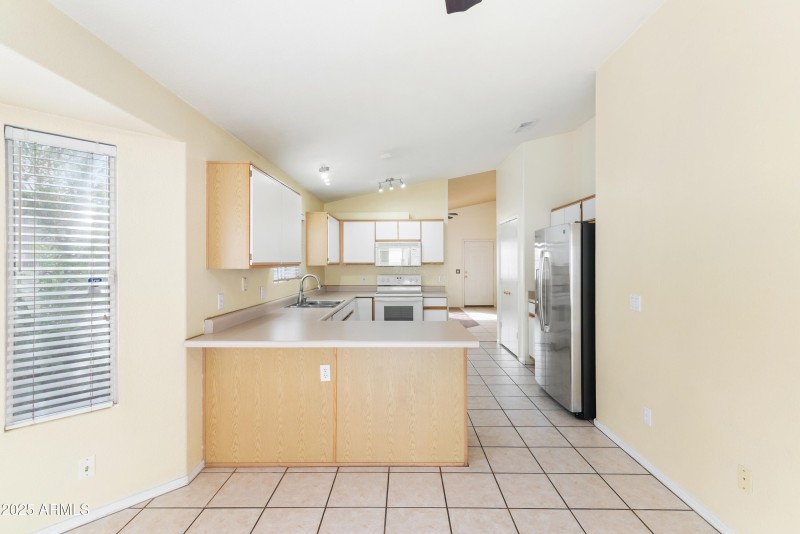 15_7414 w eugie ave-15